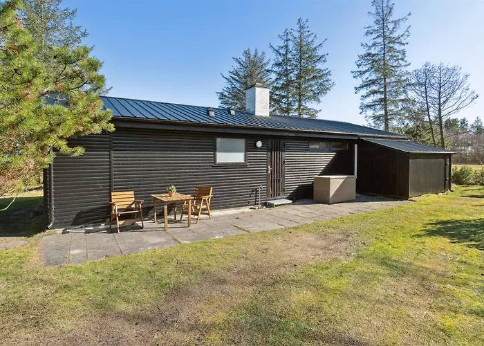 Сasa de vacaciones 70s With Sea View Near Hals